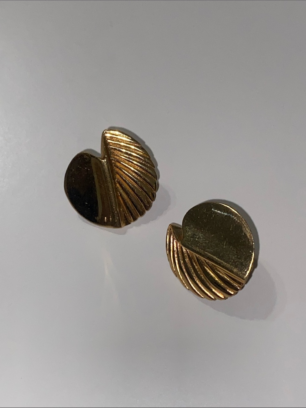 Gold Tone Sculpted Disc Earrings - Vintage Gold Earrings By Les Bernard